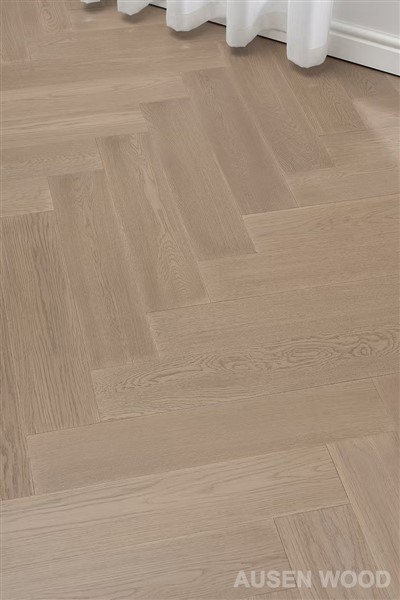 Sylph{0}}Ewropeaidd Derw Asgwrn Penwaig